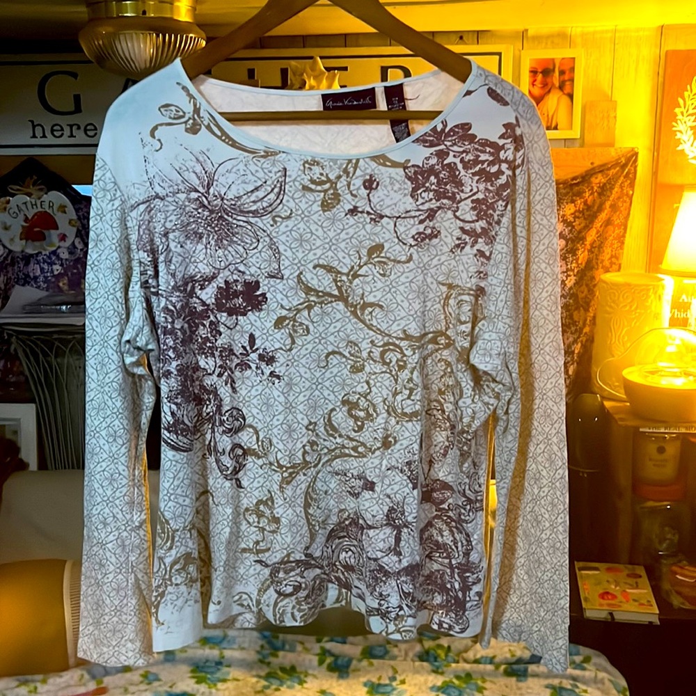 Gloria Vanderbilt cotton top